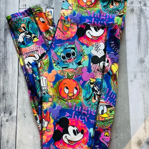 Disney’s Passholders Custom Leggings - Picture 1 of 3